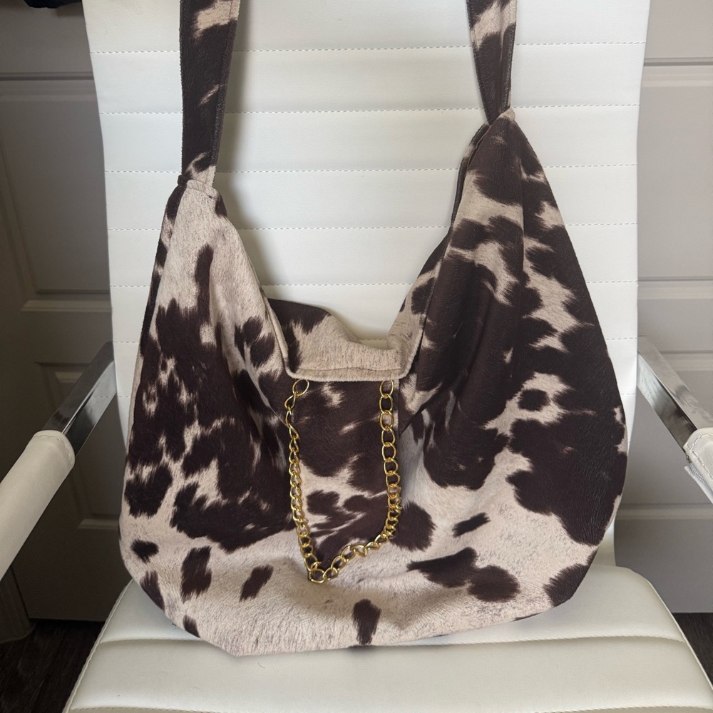 Stylish Cow Print Shoulder Bag with Gold Chain